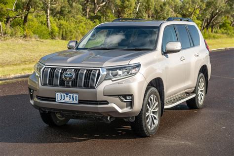 2024 toyota prado kakadu.